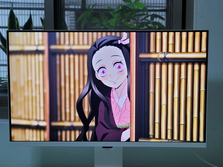 小房間視聽神器 LG 32SR83U智慧螢幕開箱