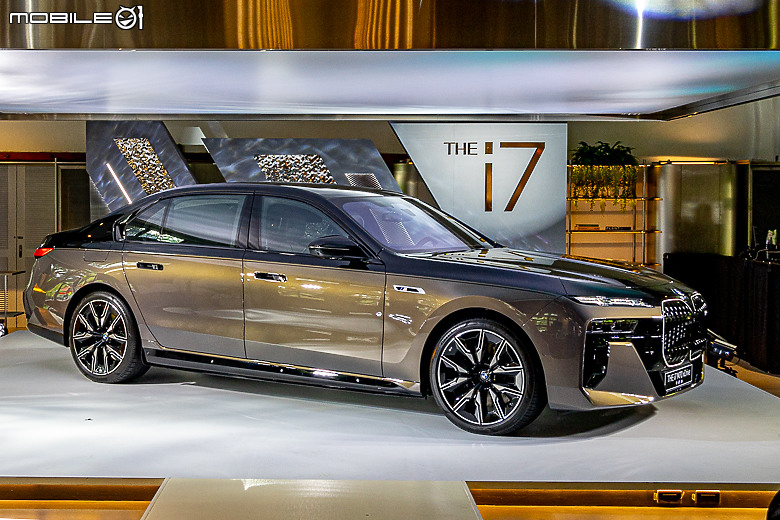【採訪】BMW「i7 M70 xDrive」888 萬元上市 ,659hp、3.7 秒破百的超狂電動旗艦國內首度亮相!