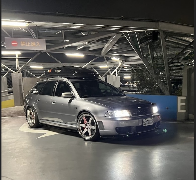 台灣目前還有幾位B5 rs4 車主呢？