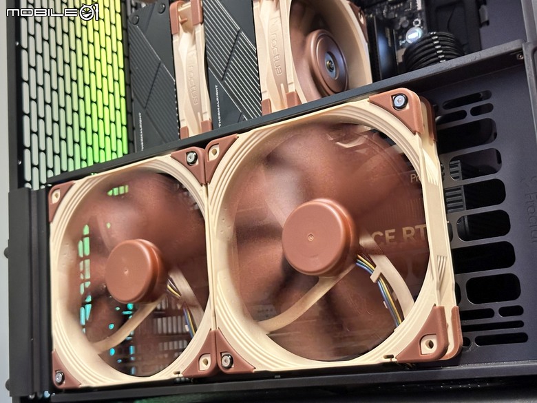 不只是放大!Fractal Design North XL 機殼