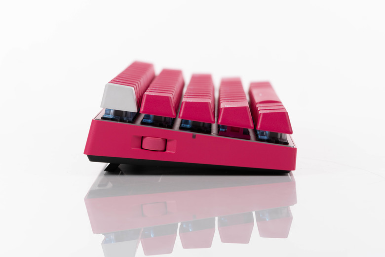 羅技 G PRO X 60 LIGHTSPEED 電競鍵盤開箱試用 以極簡按鍵配置提供遊戲玩家暢快操作體驗