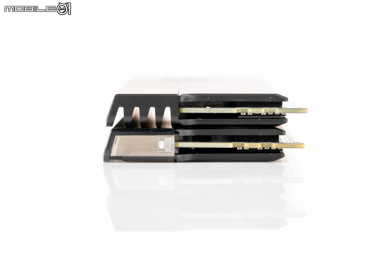 十銓 T-FORCE XTREEM ARGB DDR5-8000 記憶體開箱實測 加入大面積燈效設計與高速傳輸搭配