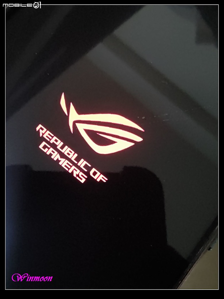 因為ZF7pro即將要掛了,所以我就跑去添購ROGphone...7U