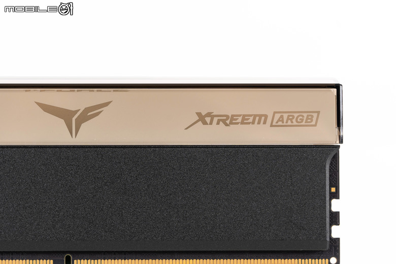 十銓 T-FORCE XTREEM ARGB DDR5-8000 記憶體開箱實測 加入大面積燈效設計與高速傳輸搭配
