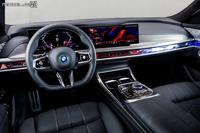 【採訪】BMW「i7 M70 xDrive」888 萬元上市 ,659hp、3.7 秒破百的超狂電動旗艦國內首度亮相!