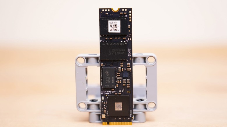 點我看大圖 鎖定 InnoGrit 主控晶片 SSD。TEAMGROUP G70 Pro 2TB PCIe Gen4 x4 SSD