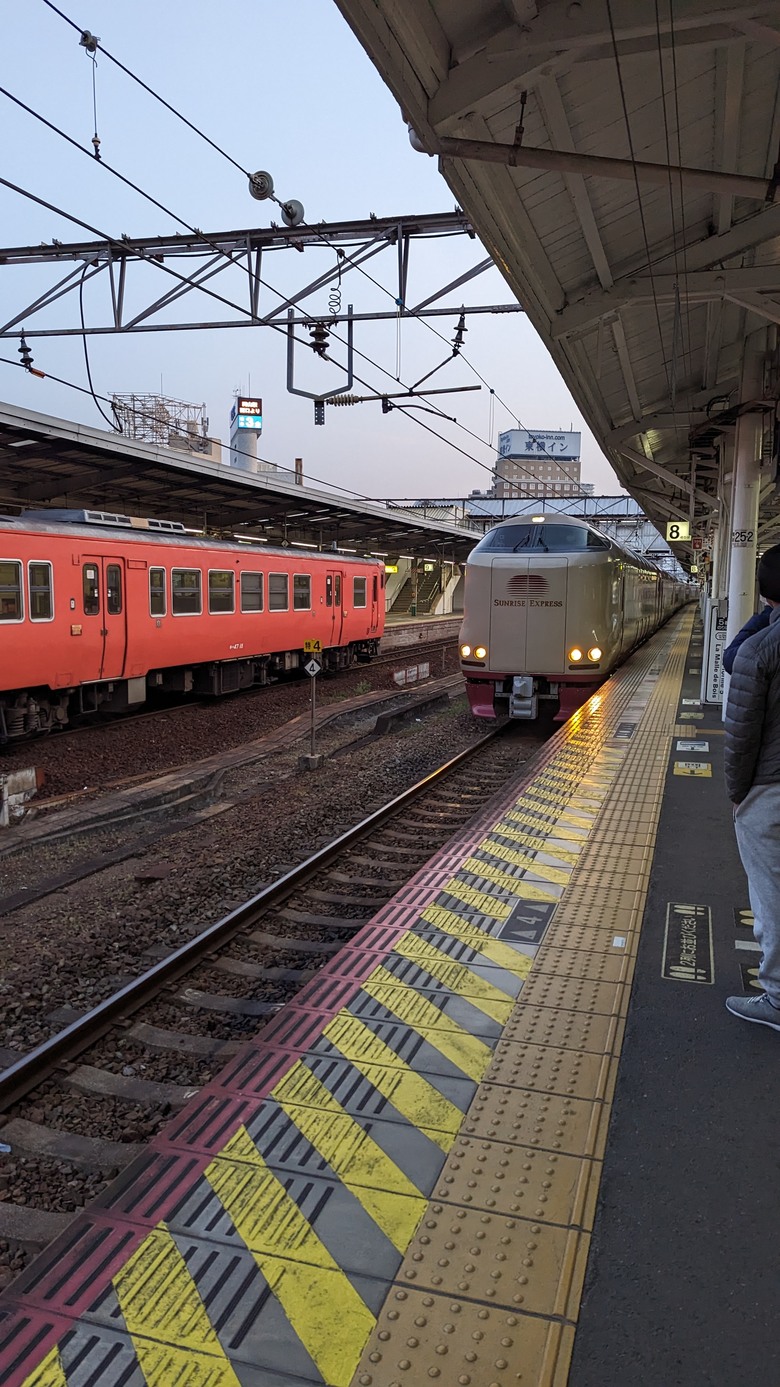 點我看大圖 搭乘寢台列車SUNRISE瀨戶・出雲號到島根縣出雲大社