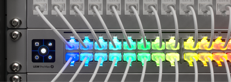 UniFi 在台推出 2.5GbE 網速、首創可用 Etherlighting 技術標記 VLAN 顏色或顯示網口速度的 Switch Pro Max 交換器