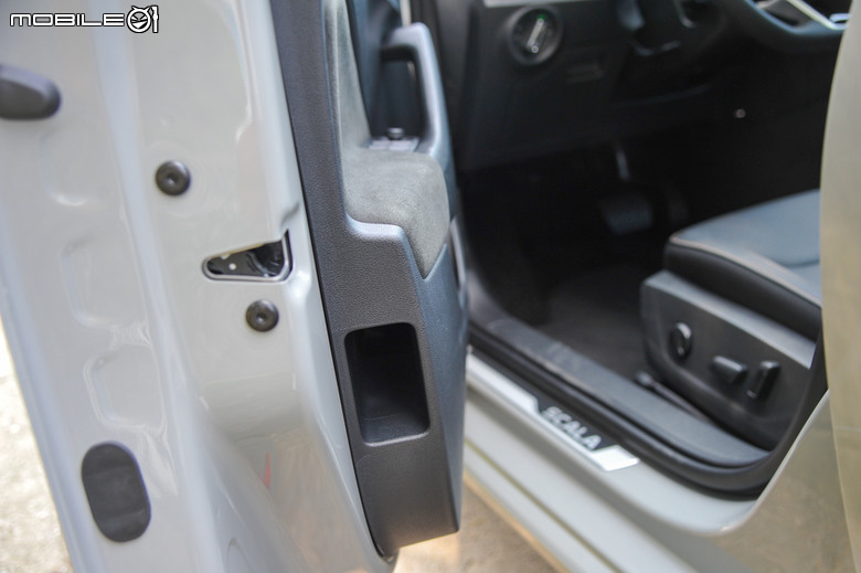Skoda Scala 小改款試駕|細節質感與功能升級、面面俱到的務實掀背車!