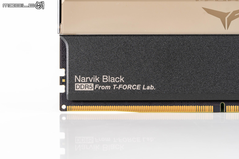 十銓 T-FORCE XTREEM ARGB DDR5-8000 記憶體開箱實測 加入大面積燈效設計與高速傳輸搭配