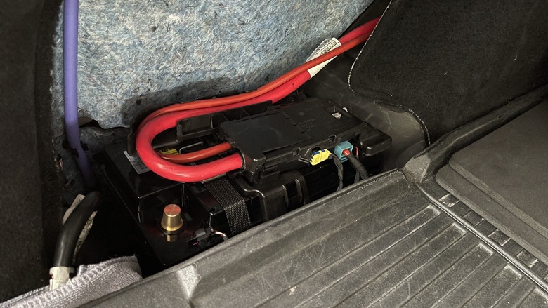 V90CC T6 Pro更換前後12V鋰鐵電池