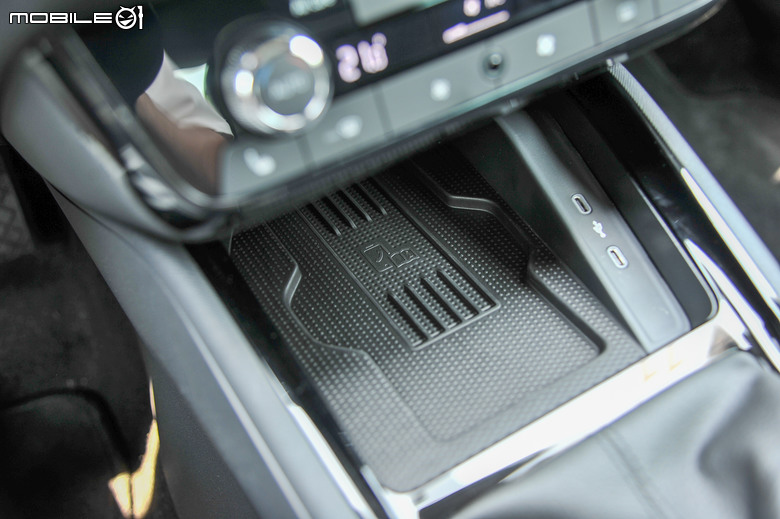 Skoda Scala 小改款試駕|細節質感與功能升級、面面俱到的務實掀背車!