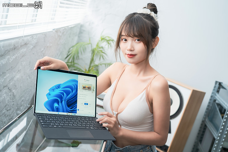 微軟 Surface Pro 10 商務版|升級視訊品質與續航的 AI 二合一筆電!