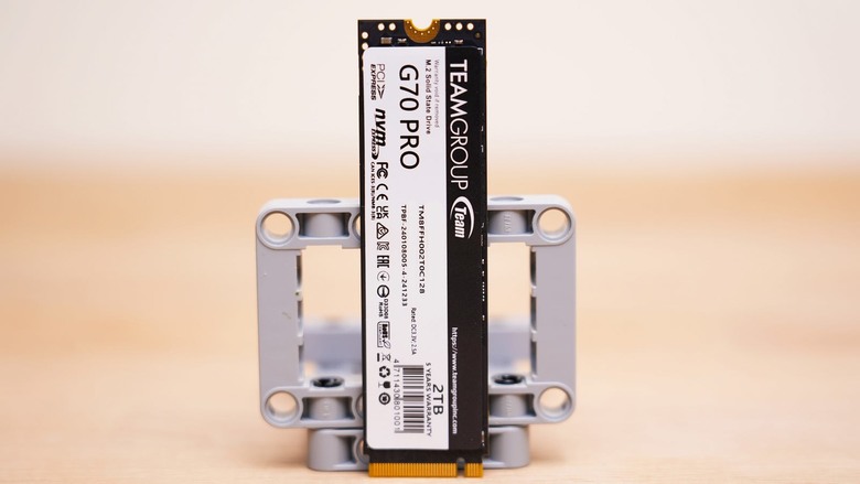 點我看大圖 鎖定 InnoGrit 主控晶片 SSD。TEAMGROUP G70 Pro 2TB PCIe Gen4 x4 SSD