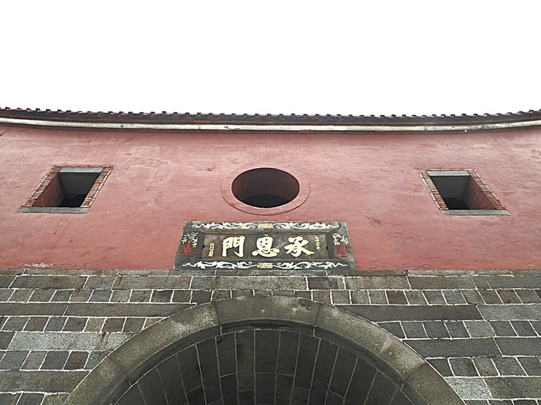臺北府城北門、臺北郵局、撫臺街洋樓、博愛路街屋、三井舊倉庫、鐵道部廳舍與臺北工場 — 臺北建城140年登北門城樓與集章活動 & 週邊歷史景點巡禮