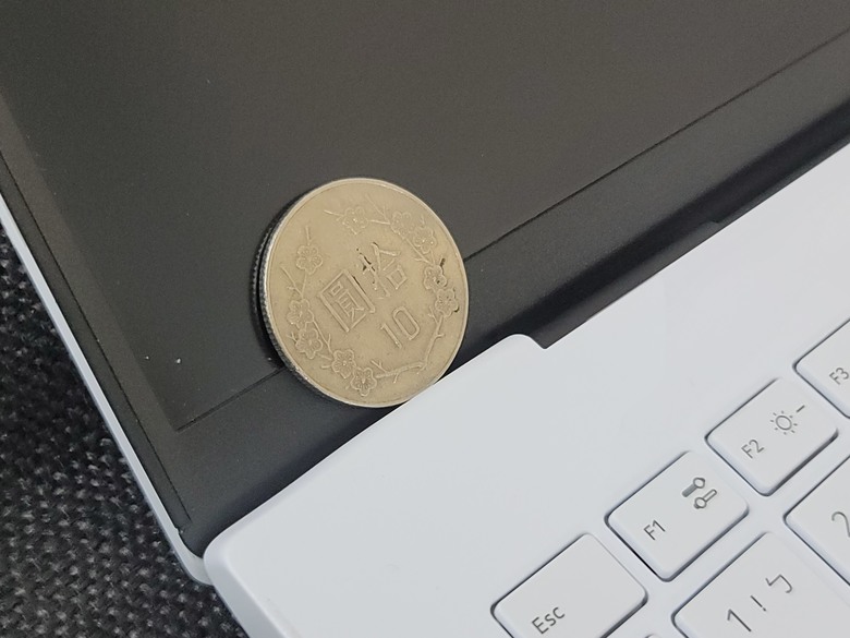 LG gram 16Z90S極光白 簡單開箱