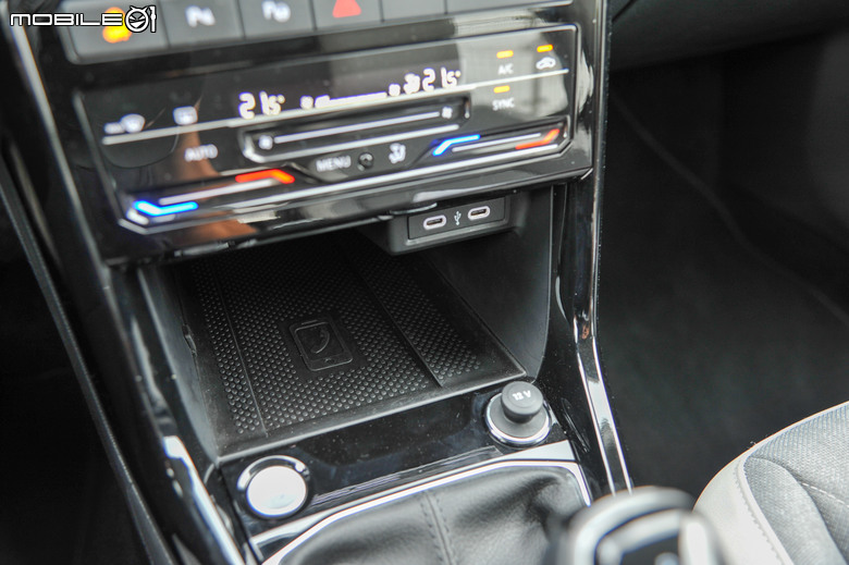 Volkswagen T-Cross 小改款試駕|質感與功能升級、都會區的亮眼焦點!
