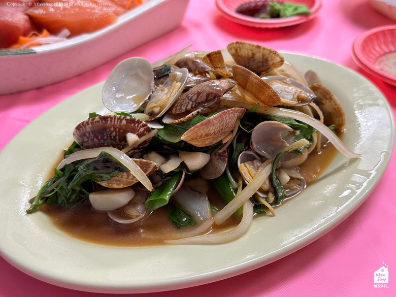 點我看大圖 屏東恆春|紅柴坑愛玉海產店_看完海龜到港邊吃新鮮海鮮