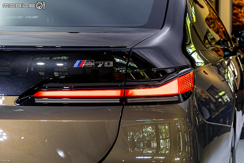 【採訪】BMW「i7 M70 xDrive」888 萬元上市 ,659hp、3.7 秒破百的超狂電動旗艦國內首度亮相!