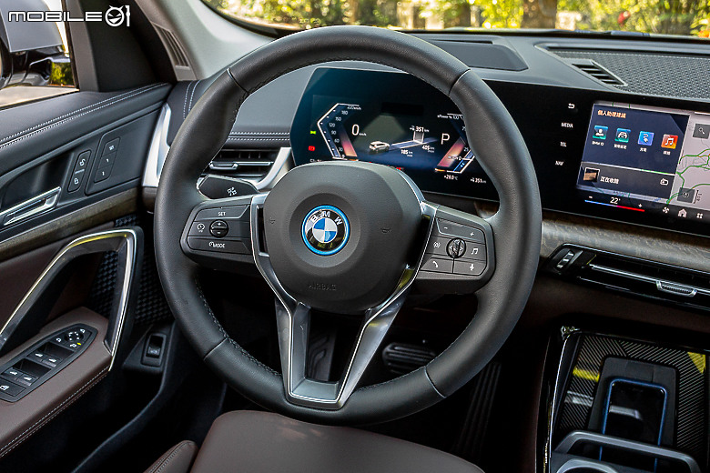 BMW iX1 xDrive30 xLine 試駕｜讓人感覺直上純電也值得的車系販售主力！