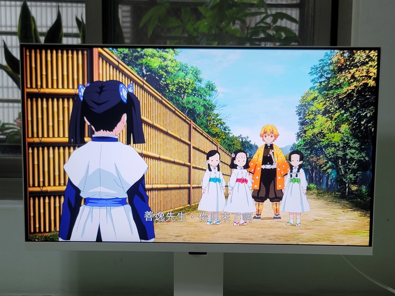 小房間視聽神器 LG 32SR83U智慧螢幕開箱