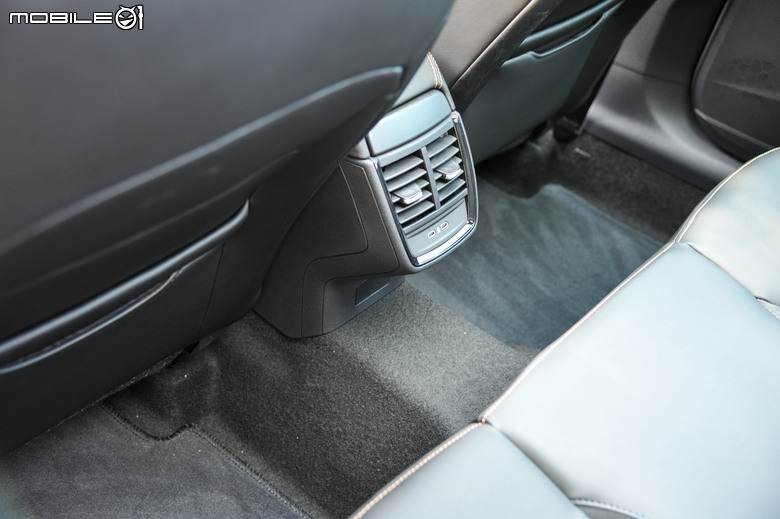 Skoda Scala 小改款試駕|細節質感與功能升級、面面俱到的務實掀背車!