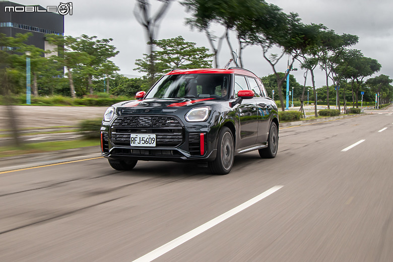 MINI JCW Countryman All4 試駕｜讓成家立業的你永遠不失玩心！