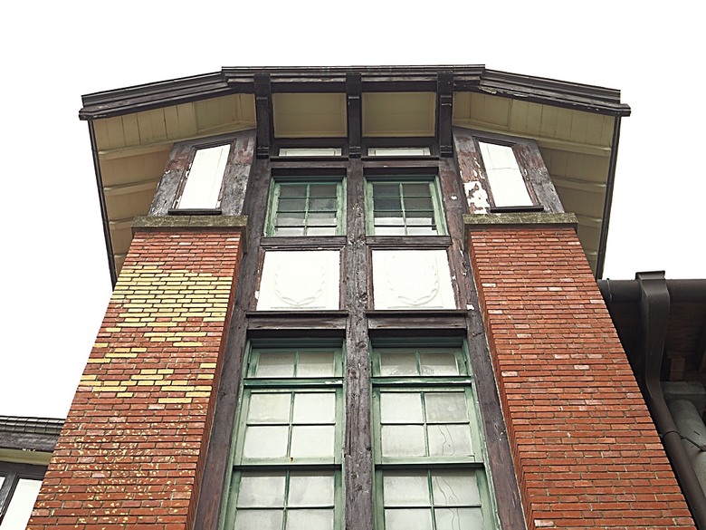 臺北府城北門、臺北郵局、撫臺街洋樓、博愛路街屋、三井舊倉庫、鐵道部廳舍與臺北工場 — 臺北建城140年登北門城樓與集章活動 & 週邊歷史景點巡禮