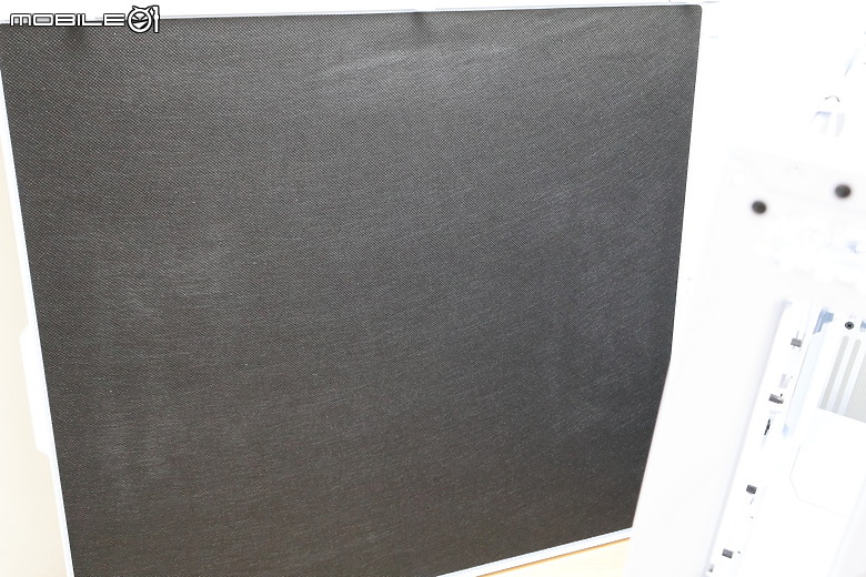 寬敞大空間高質感兼具靜音 be quiet! DARK BASE 701 白色版