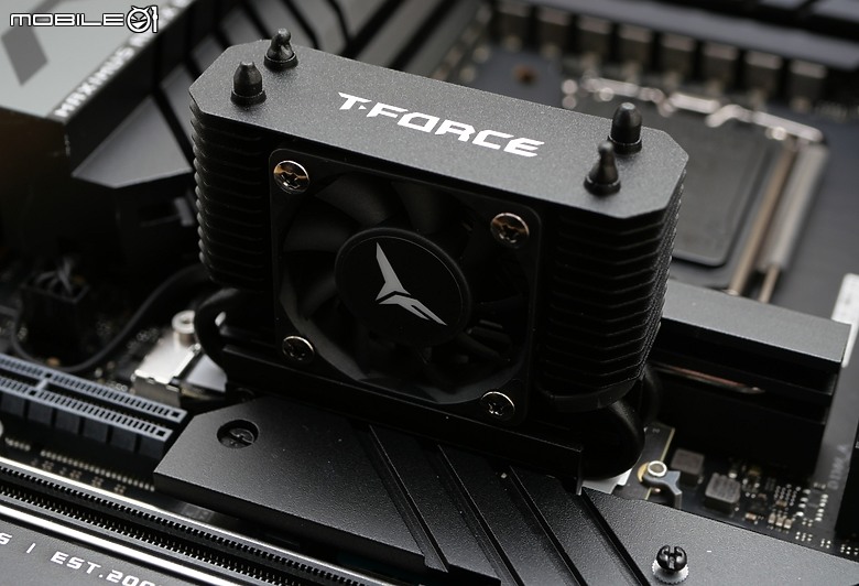 點我看大圖 主動散熱加持 T-FORCE Z540 /w DARK AirFlow I 開箱