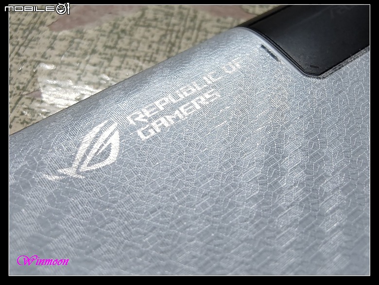 因為ZF7pro即將要掛了,所以我就跑去添購ROGphone...7U
