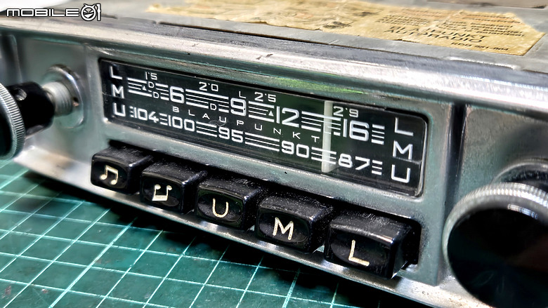 將近一甲子的汽車音響主機