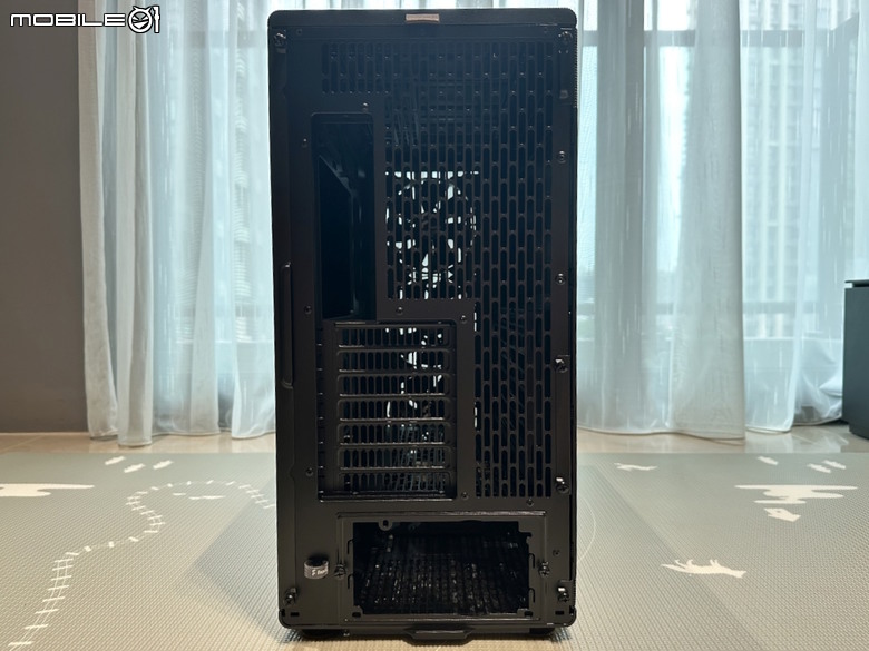 不只是放大!Fractal Design North XL 機殼