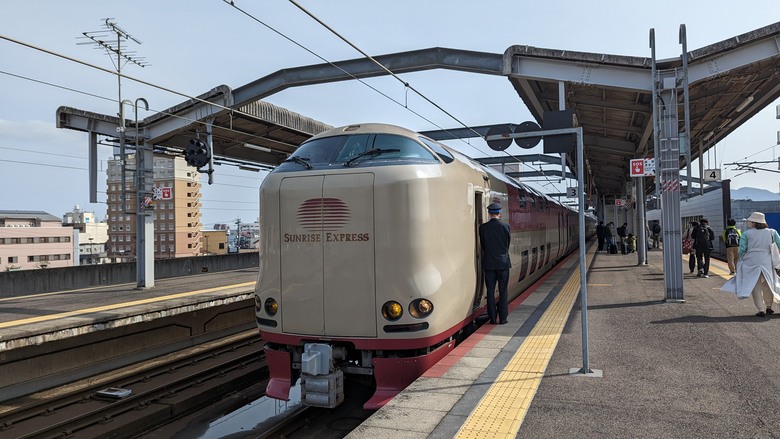 點我看大圖 搭乘寢台列車SUNRISE瀨戶・出雲號到島根縣出雲大社