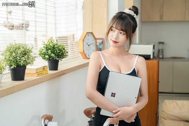 微軟 Surface Pro 10 商務版|升級視訊品質與續航的 AI 二合一筆電!