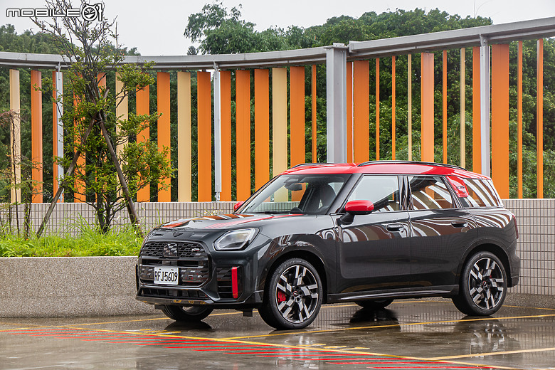 MINI JCW Countryman All4 試駕｜讓成家立業的你永遠不失玩心！