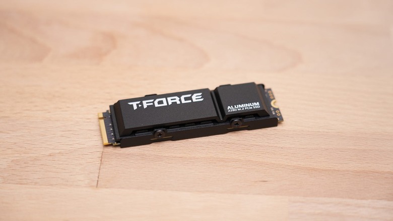 點我看大圖 鎖定 InnoGrit 主控晶片 SSD。TEAMGROUP G70 Pro 2TB PCIe Gen4 x4 SSD