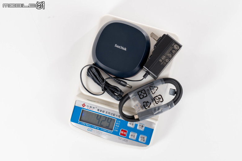 WD SanDisk Desk Drive 外接式 SSD 開箱實測 小巧身形卻具有 8 TB 大容量配置!