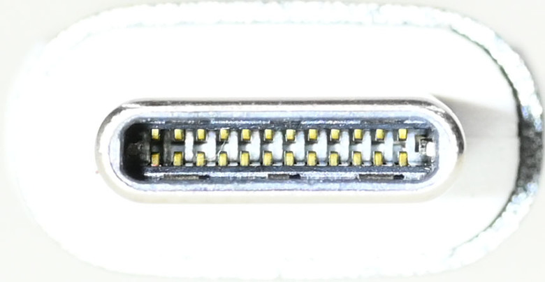 Mean Well明緯NGE100U 100W 4埠GaN快速充電器開箱
