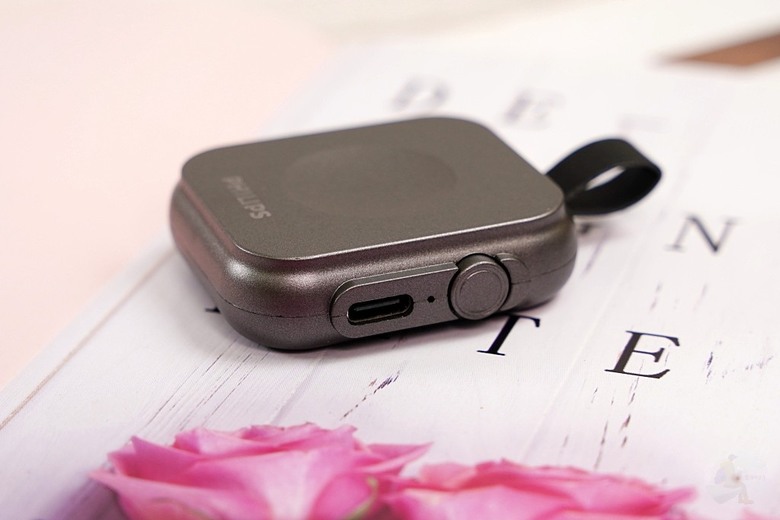 [開箱]PHILIPS 黑金剛三合一磁吸充電系列｜探索未來充電新趨勢，3 in 1『手機、手錶、耳機』同時無線充電
