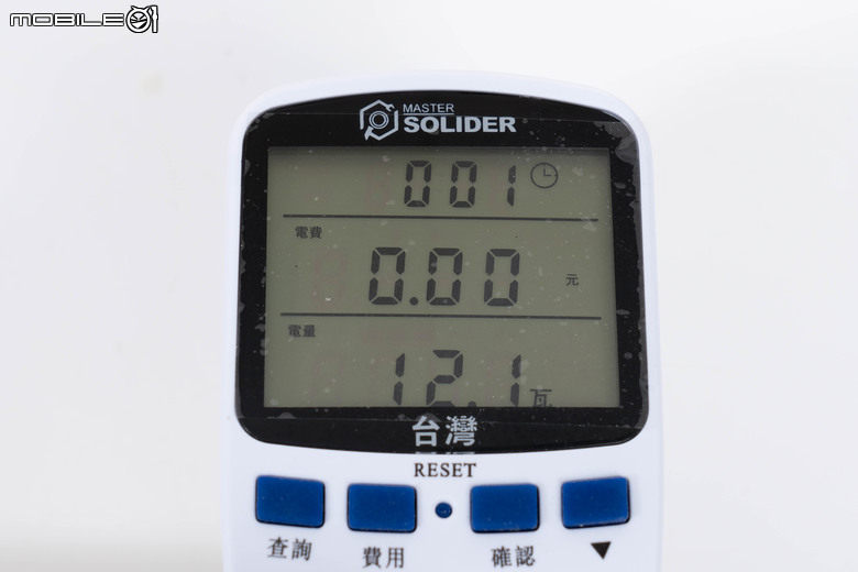 日立 RD-22FJ 除濕機開箱實測 不僅具備 11 公升日除濕力 還有更多隱藏高 CP 值設計