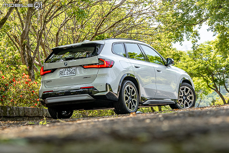 BMW iX1 xDrive30 xLine 試駕|讓人感覺直上純電也值得的車系販售主力!