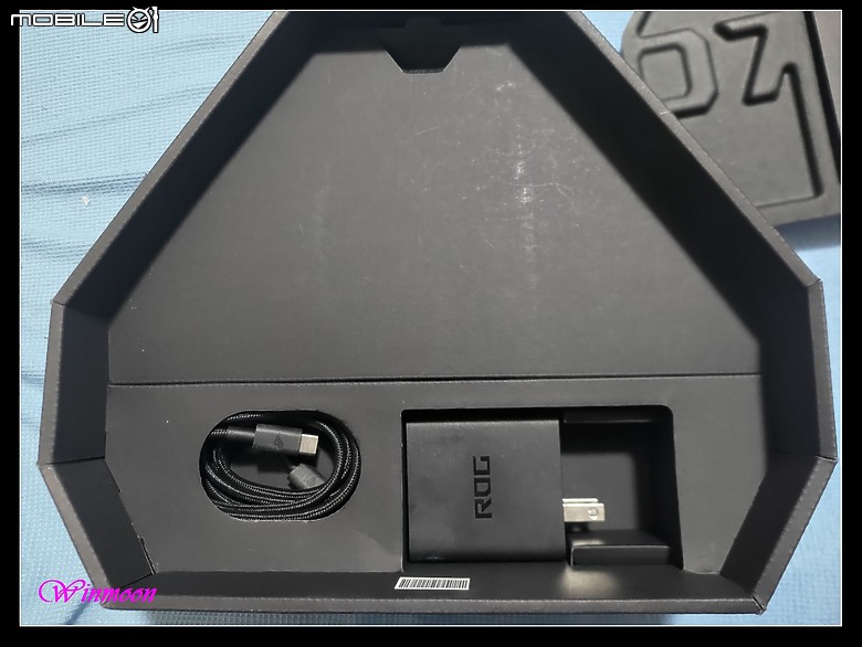 因為ZF7pro即將要掛了,所以我就跑去添購ROGphone...7U