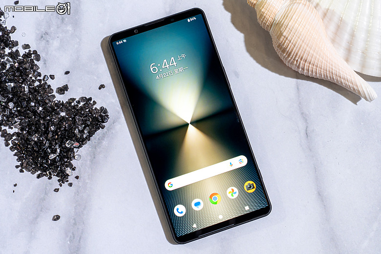 Sony Xperia 1 VI揭曉 螢幕大改,相機更遠再整合!