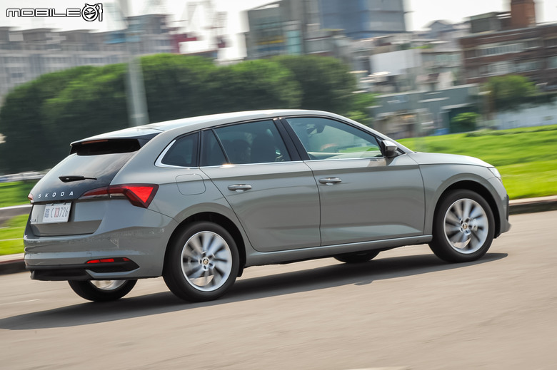 Skoda Scala 小改款試駕|細節質感與功能升級、面面俱到的務實掀背車!