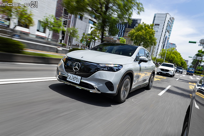 Mercedes-Benz EQE 300 SUV 試駕｜新動力降低入手門檻，入主純電三芒星休旅更輕鬆！