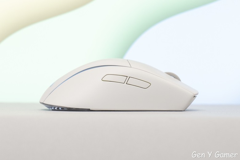 白色款 M75 真的來了!Corsair M75 Wireless 遊戲滑鼠