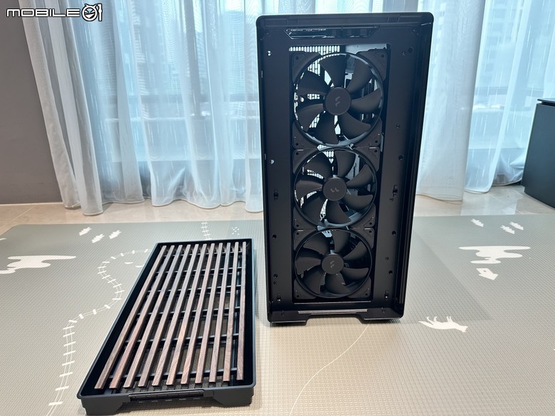 不只是放大!Fractal Design North XL 機殼
