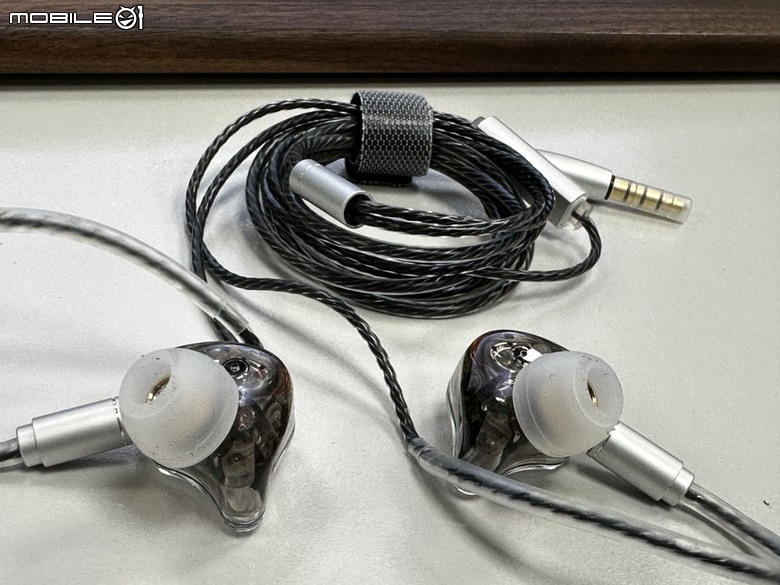 平價親民可換線監聽耳機 FOXXRAY IEM-201