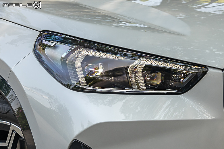 BMW iX1 xDrive30 xLine 試駕|讓人感覺直上純電也值得的車系販售主力!